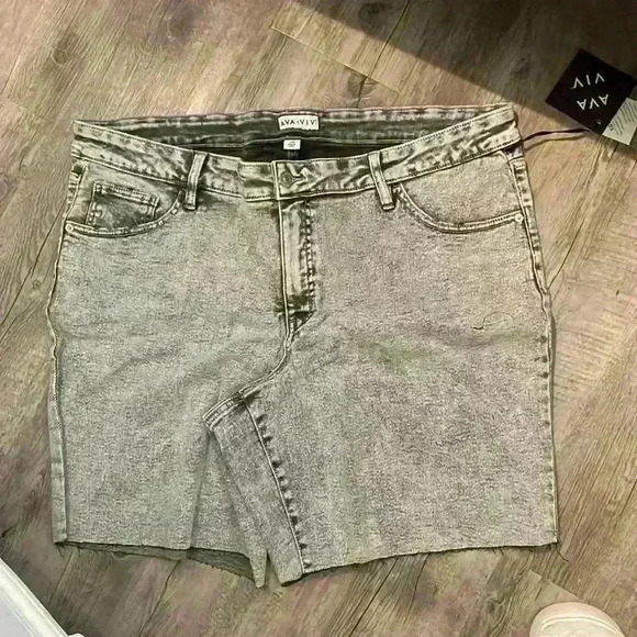 Gray acid wash Ava & Viv plus size Jean shorts size 22w - Picture 1 of 3